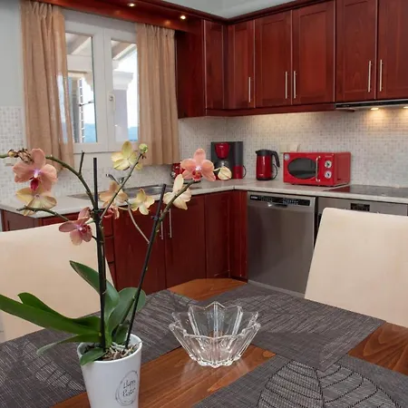 Aristeas House Villa *