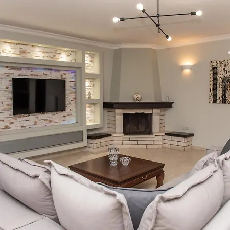 Villa Aristeas House *